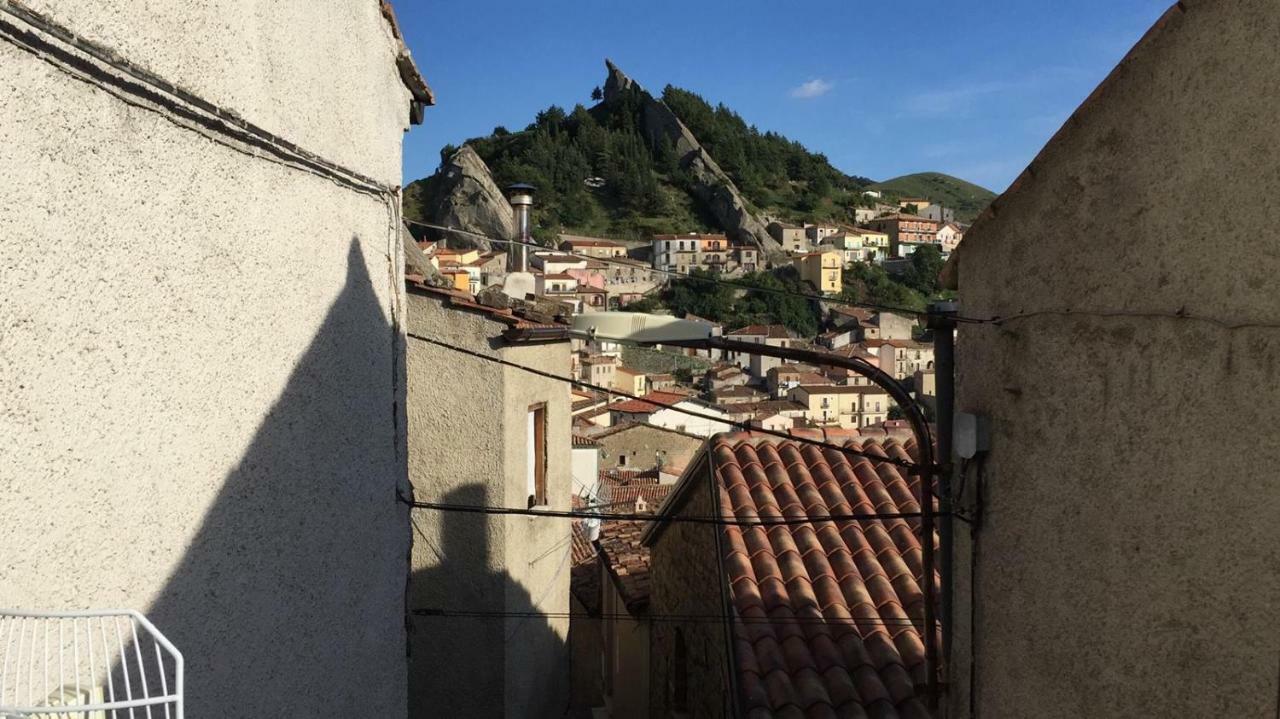 La Via Di Fuga Apartman Pietrapertosa Kültér fotó